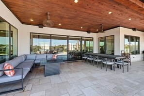 Outdoor dining - The Good Life- pool, hot tub and Lakefront! (Strawn)