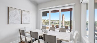 The Good Life- pool, hot tub and Lakefront!