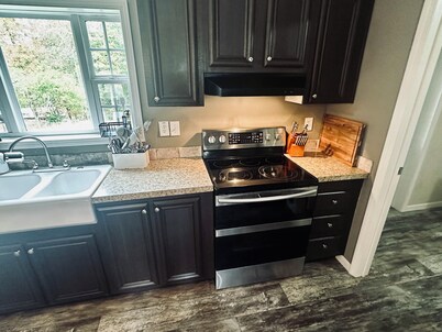 Clearwater Chalet: Chic 3BR Oasis by Lake & UTV Thrills!