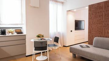 TV connectée, livres, chaßne hi-fi