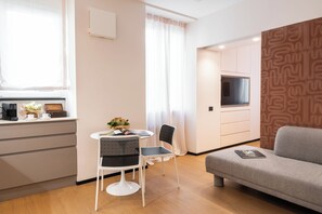 Smart TV, books, stereo - Vico del Pozzo Luxury Apartment (Rapallo)