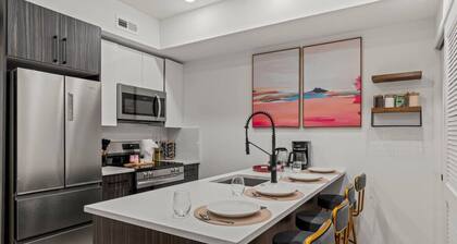 1BR+Parking Near UPenn, Art Museum, Penitentiary