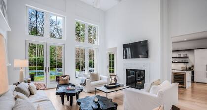 Charming 4-bedroom 5.5 bathroom house in East Hampton,