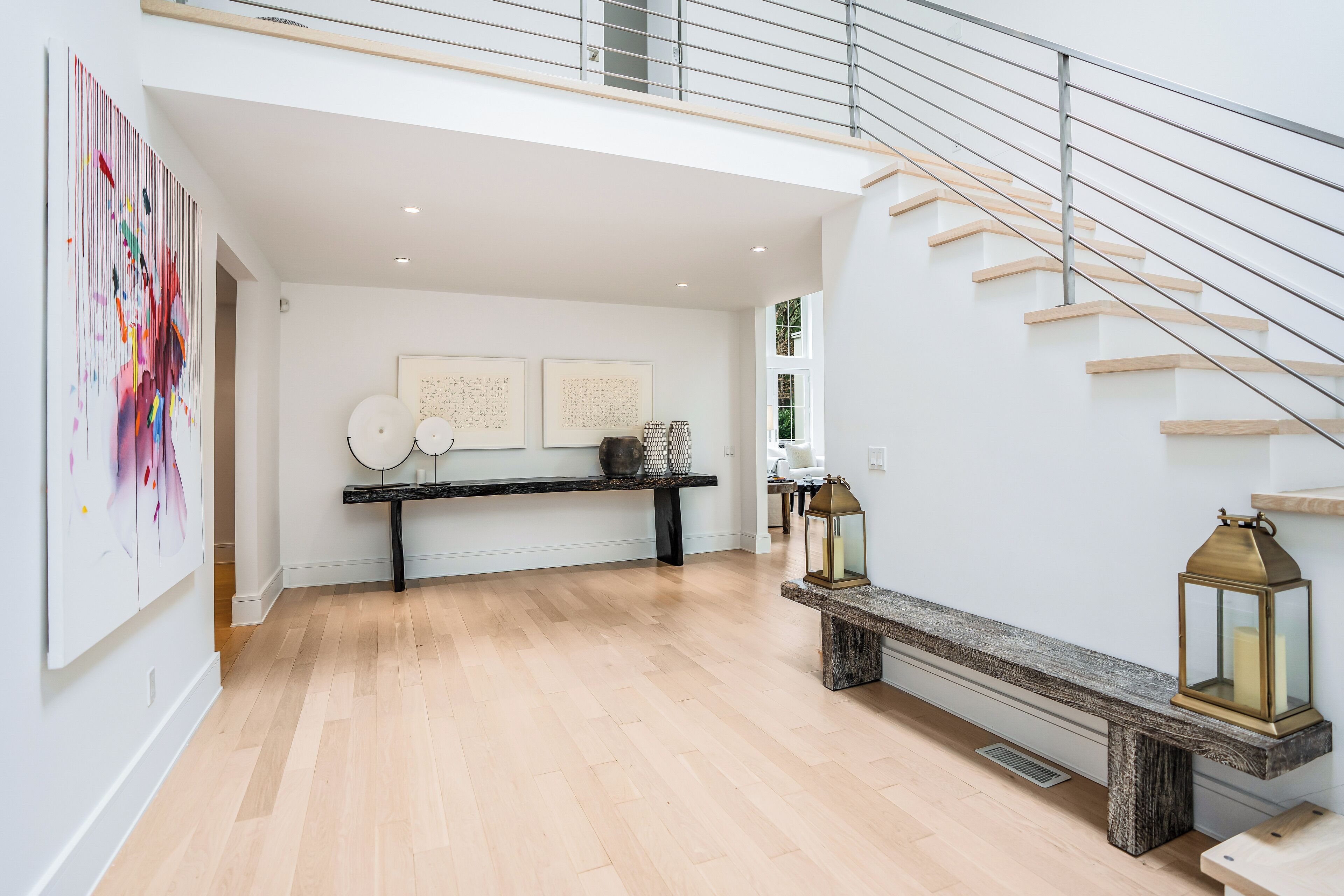 المنشأة من الداخل