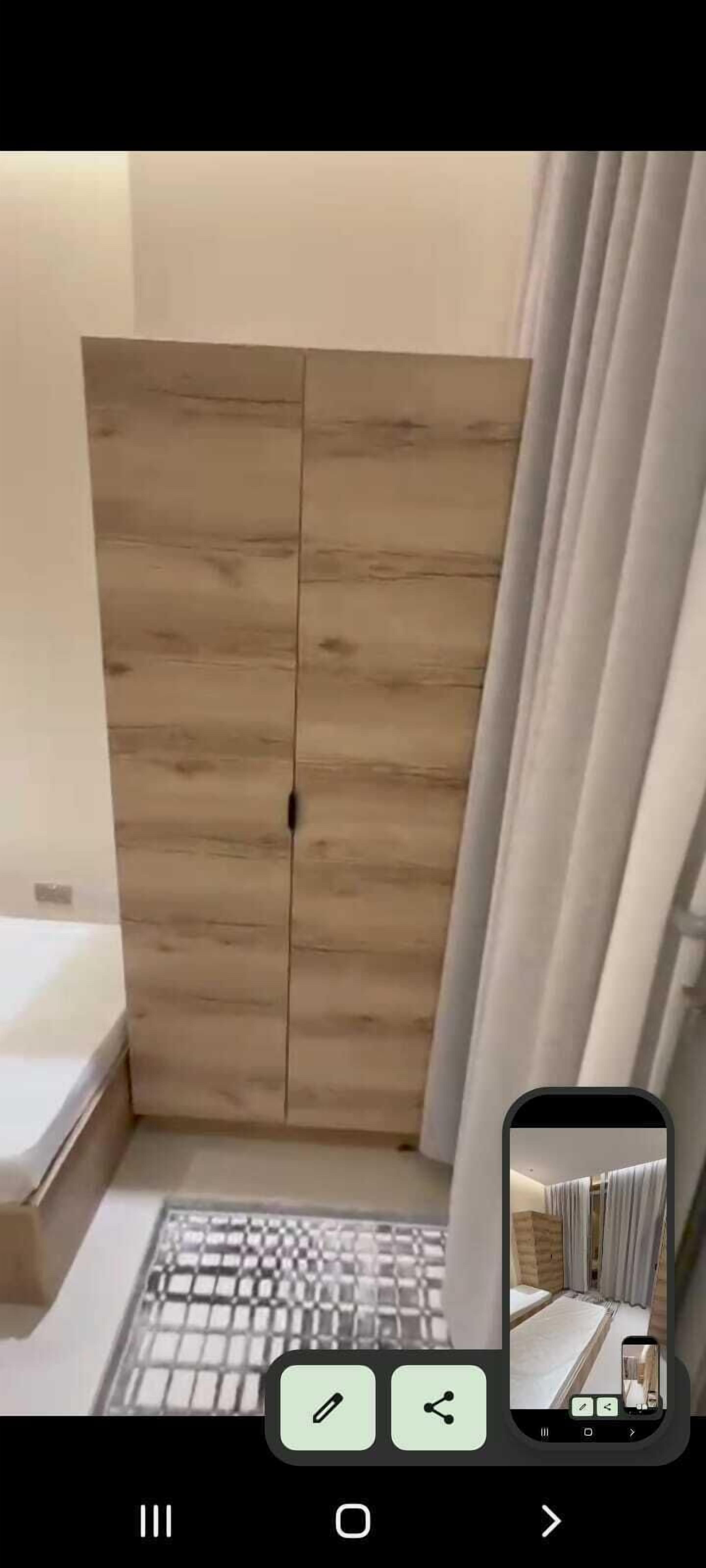 Een strijkplank/strijkijzer, gratis wifi