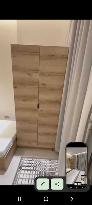 Iron/ironing board, free WiFi