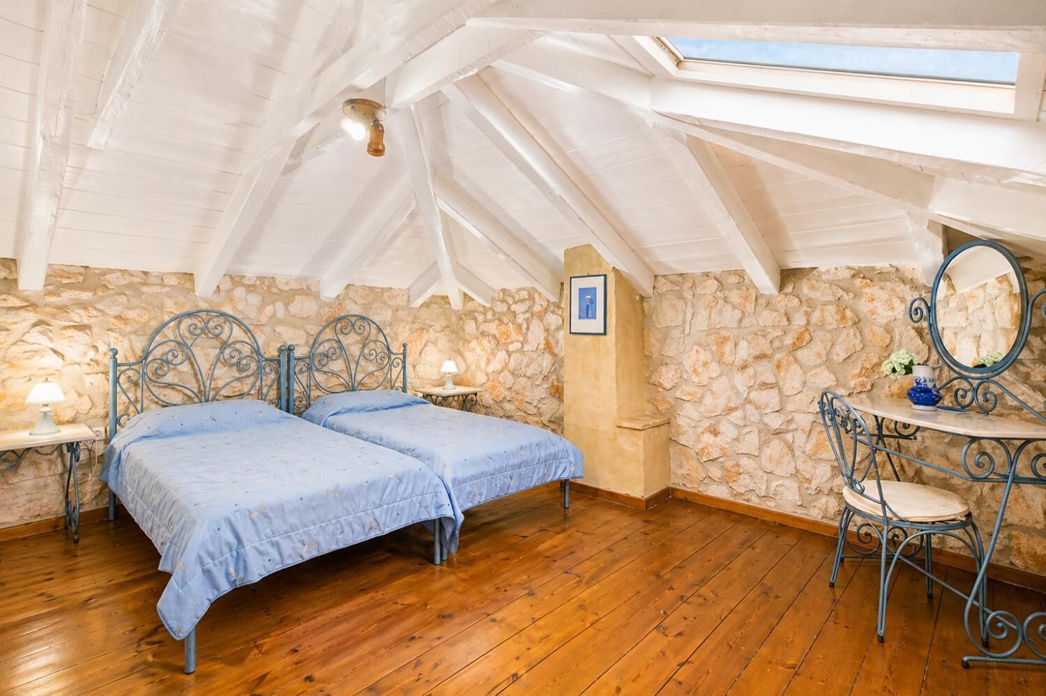 3 chambres, fer et planche à repasser, draps fournis