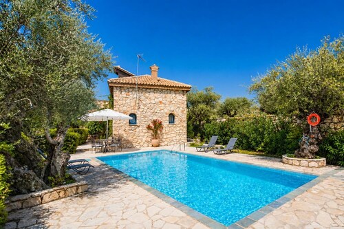 Villa Demetra - Three Bedroom Villa, Sleeps 7