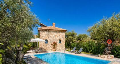 Villa Demetra - Three Bedroom Villa, Sleeps 7