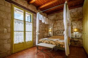 3 makuuhuonetta, silitysrauta/-lauta, Wi-Fi, vuodevaatteet