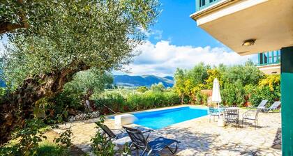 Villa Faidra - Three Bedroom Villa, Sleeps 7