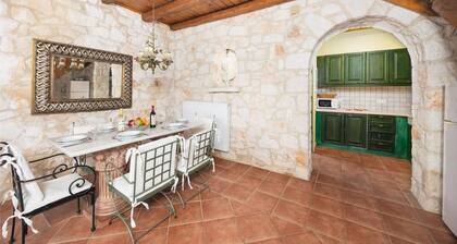 Villa Faidra - Three Bedroom Villa, Sleeps 7