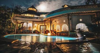 Fantastic villa with AC in Tiwi - 8 bedrooms for ultimate relaxation