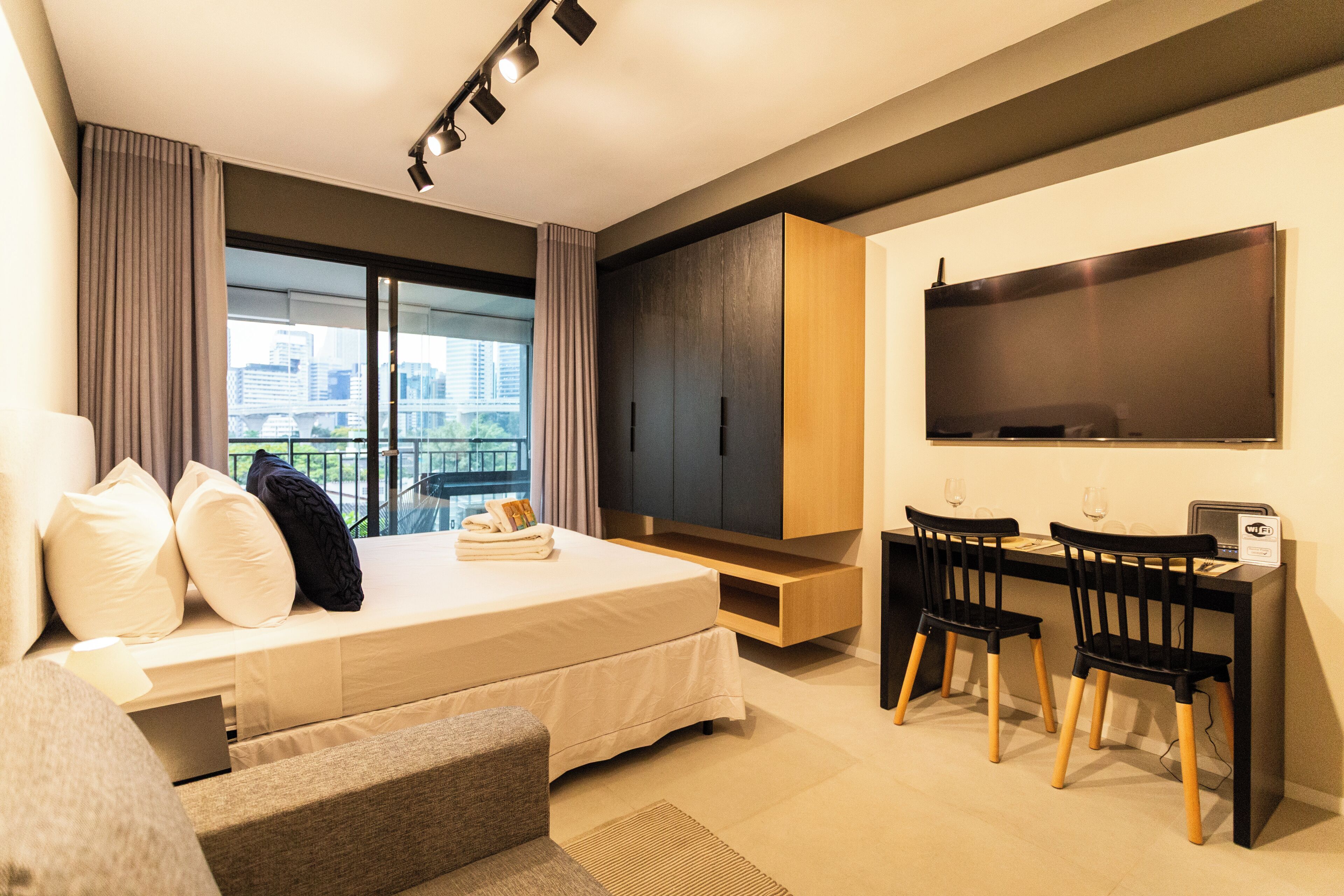 Studio | Iron/ironing board, free WiFi