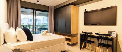 Studio | Seterika/papan seterika, Wi-fi percuma