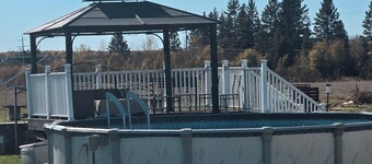 Queen size bed.
Continental breakfast. 25 minutes from hospital.