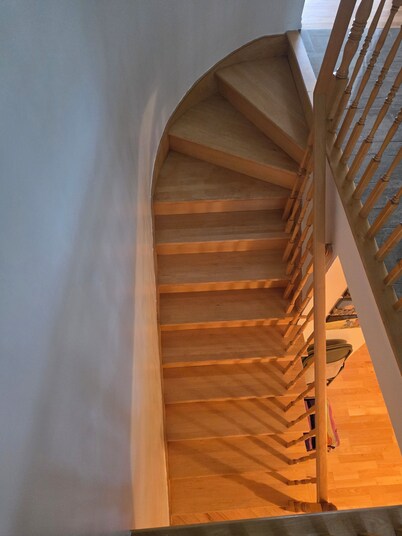 Queen size bed.
Continental breakfast. 25 minutes from hospital.