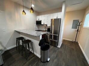 Private kitchen - Fully Furnished Midterm Apartment – Move-In Ready (Moses Lake)