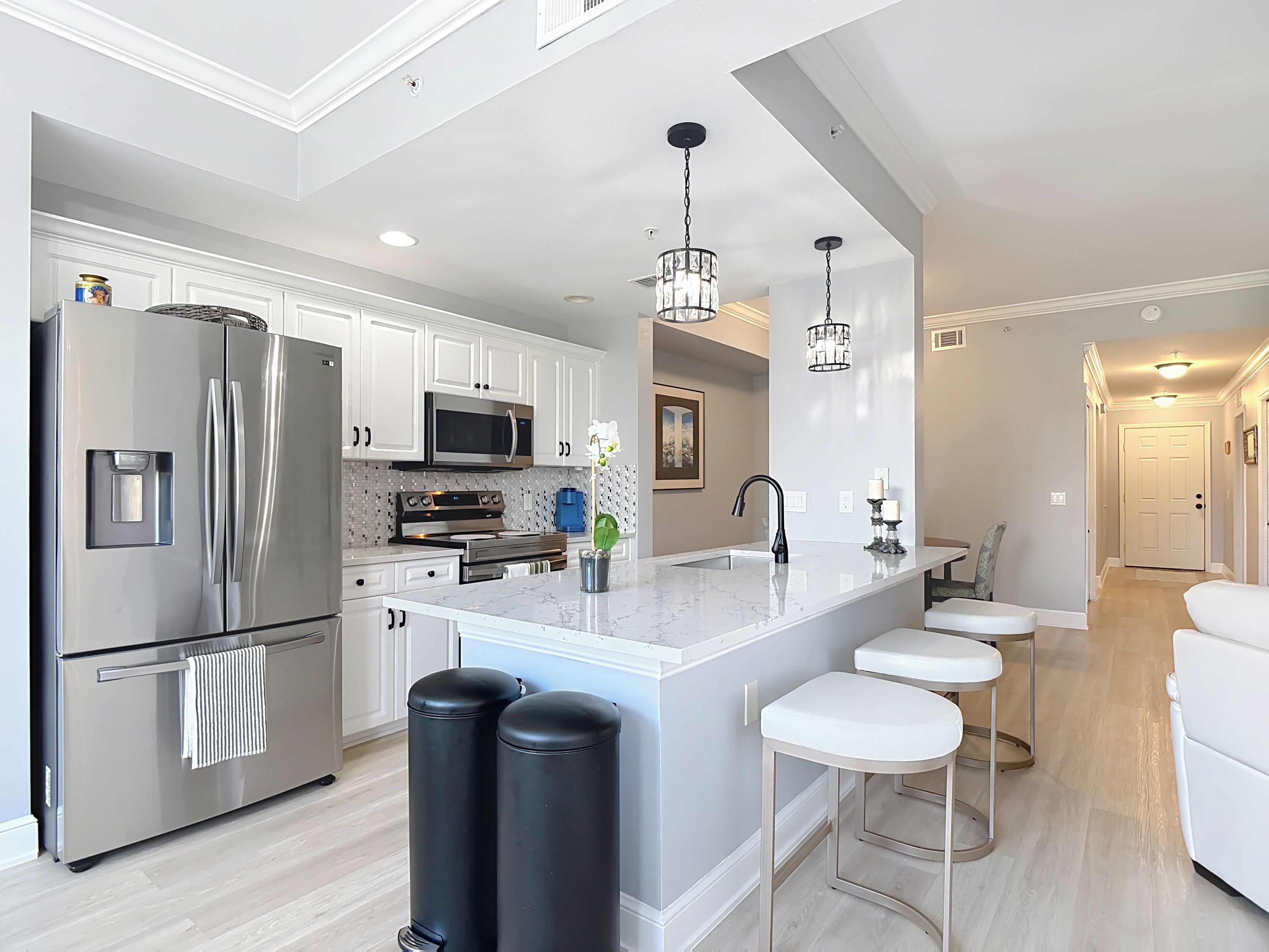 Mikroaaltouuni, uuni, liesi, astianpesukone