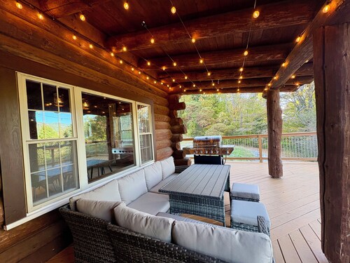 Vermont Lodge Cabin with Mountain Views near Killington