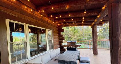 Vermont Lodge Cabin with Mountain Views near Killington