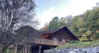 Vermont Lodge Cabin with Mountain Views near Killington