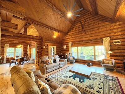 Vermont Lodge Cabin with Mountain Views near Killington