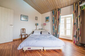 5 Schlafzimmer, Bügeleisen/Bügelbrett, Reisekinderbett, kostenloses WLAN