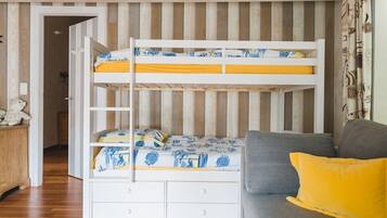 5 chambres, fer et planche à repasser, lit parapluie, Wi-Fi gratuit