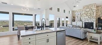 Luxury Rim View Retreat—Huge Deck—Escape Phoenix Heat