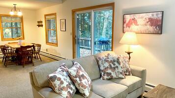 Smart TV, computer monitors