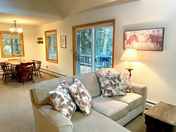 Smart TV, computer monitors