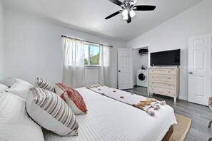 1 soverom, strykejern/-brett, wi-fi og sengetøy