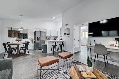 Cozy 1-bedroom condo in awesome Austin with AC