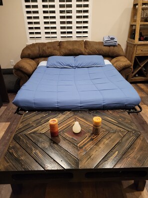 2 عدّة غرف نوم ومكتب ومكواة/لوح كي وواي فاي مجانًا