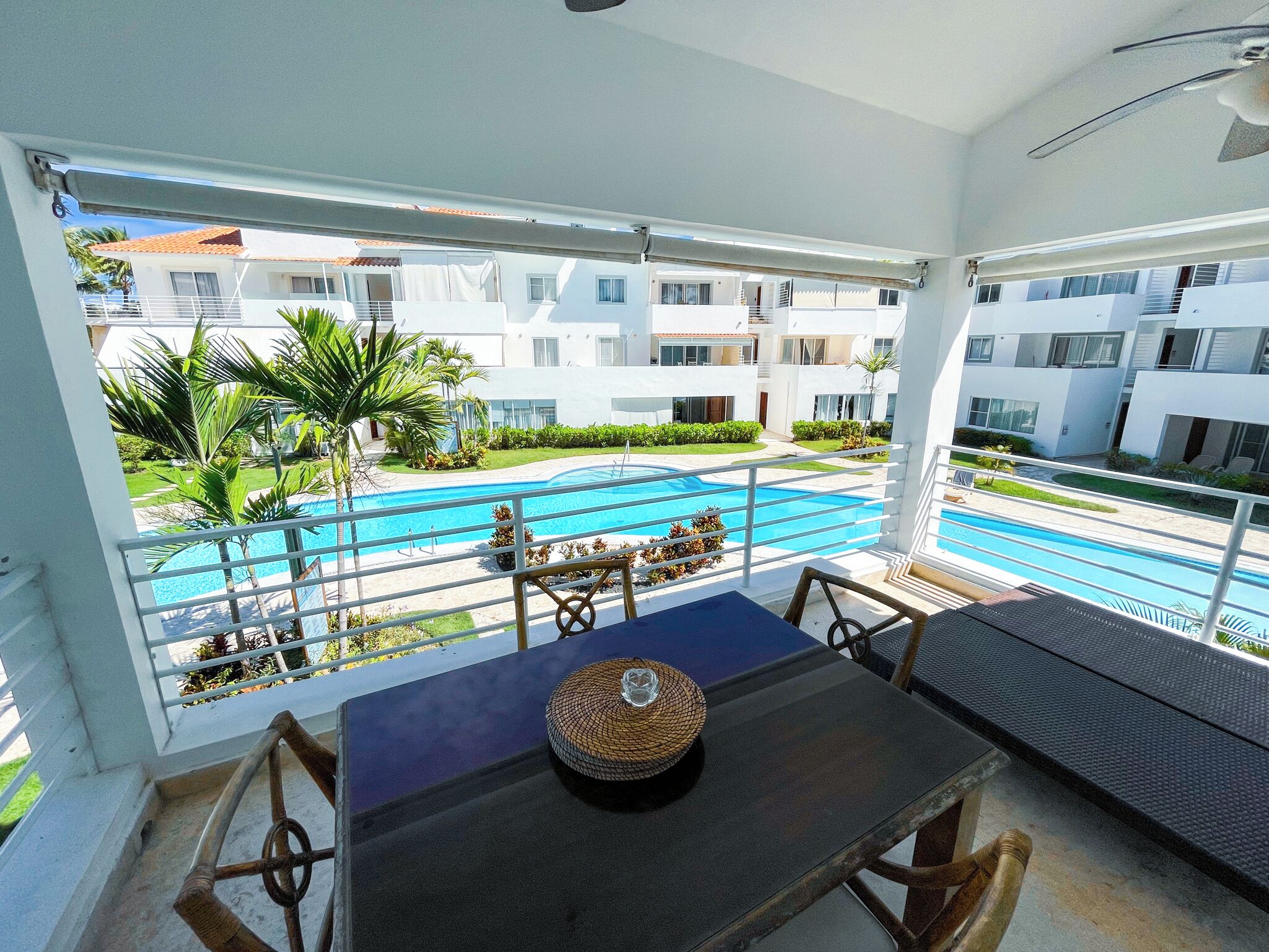 Comfort-huvila, 2 makuuhuonetta, parveke, näköala uima-altaalle | Näkymä huoneesta