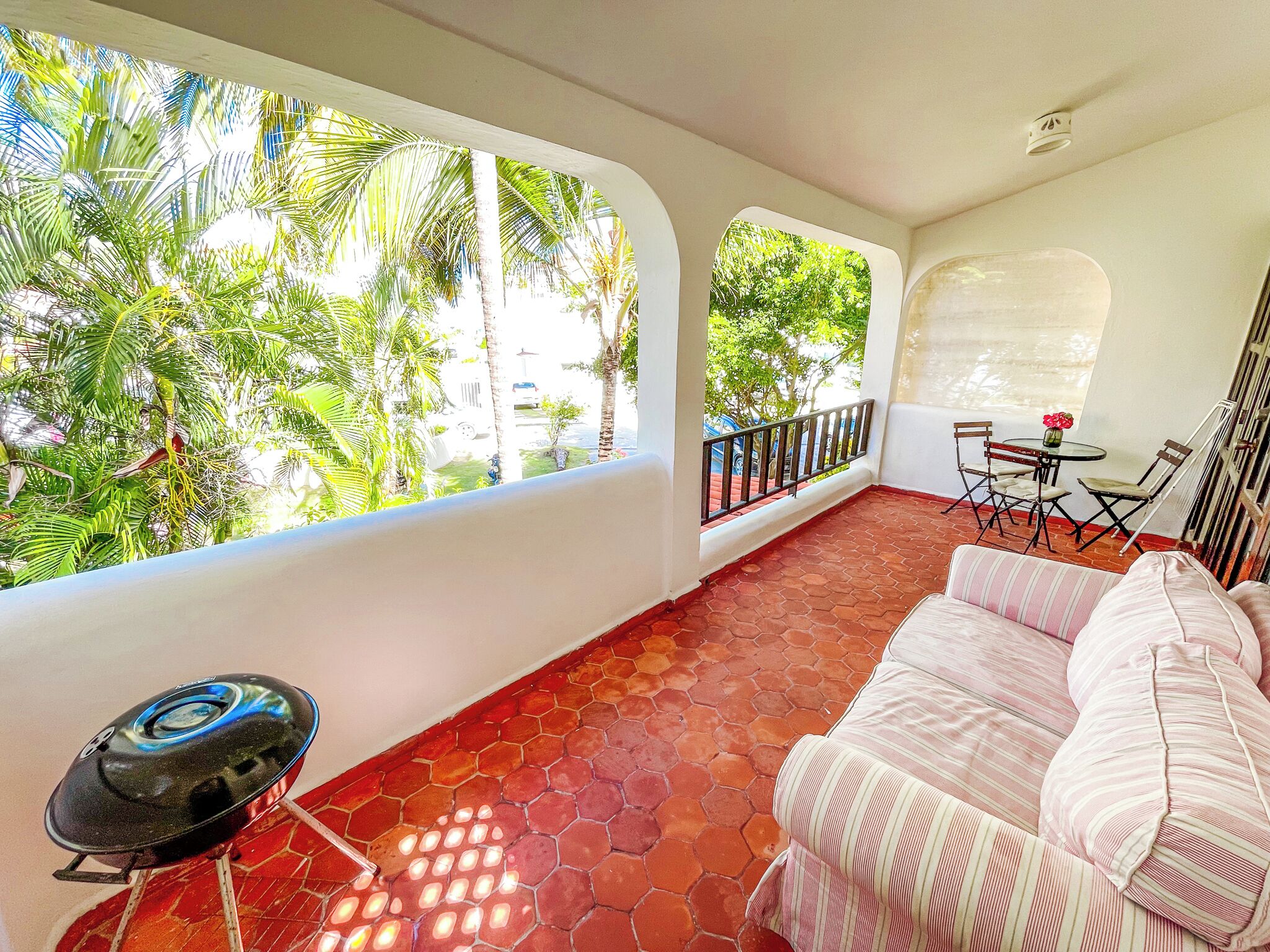 Executive Suite, 1 Bedroom, Pool Access, Garden View | Egyptian cotton sheets, premium bedding, down comforters