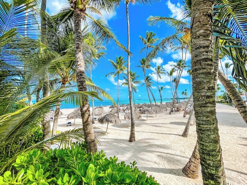 KORALES BEACH APARTMENTS