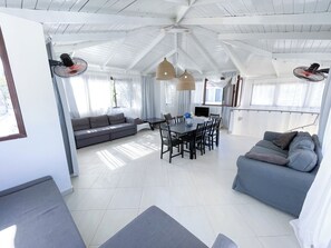 Villa Confort, 2 habitaciones, balcón, vista al jardín | Servicio a la habitación