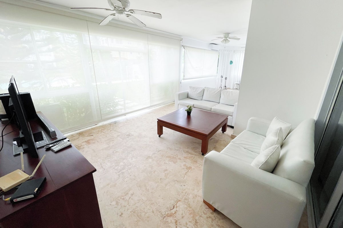 Suite Junior, 2 chambres, cuisine, vue piscine | Draps en coton égyptien, literie de qualité supérieure