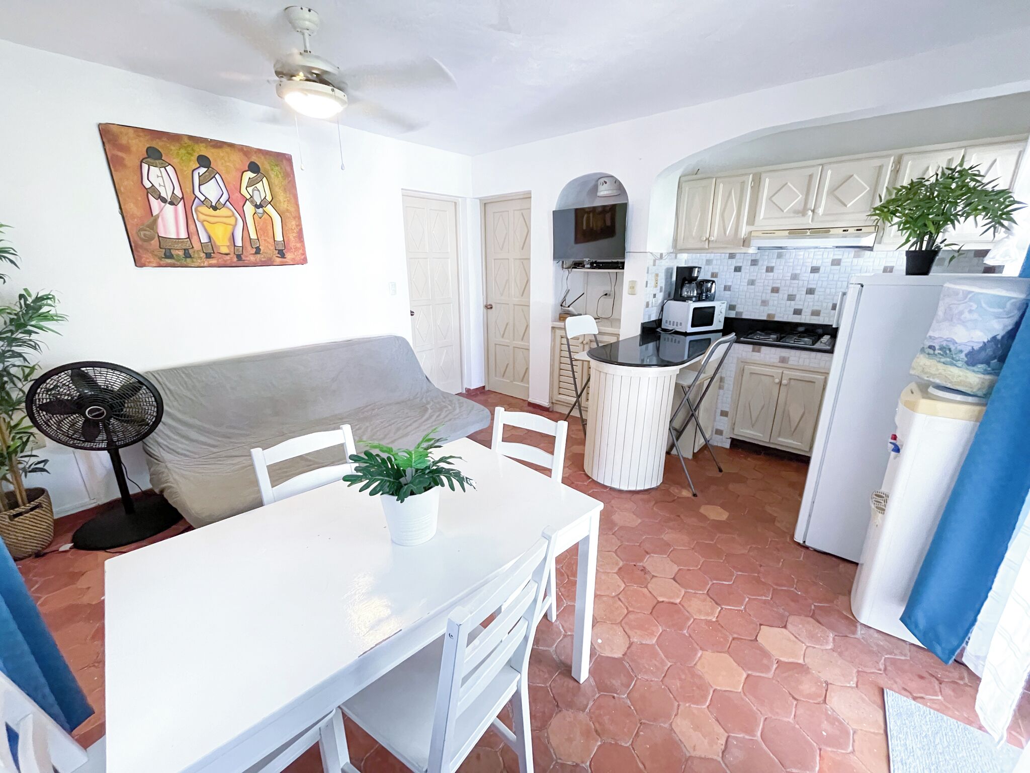 Suite ejecutiva, 1 habitación, acceso a la alberca, vista al jardín | Sábanas de algodón egipcio, ropa de cama de alta calidad y edredón 