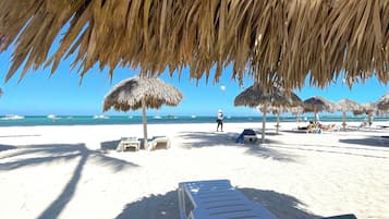 Departamento Deluxe, Terraza, vista al océano | Vista desde la habitación