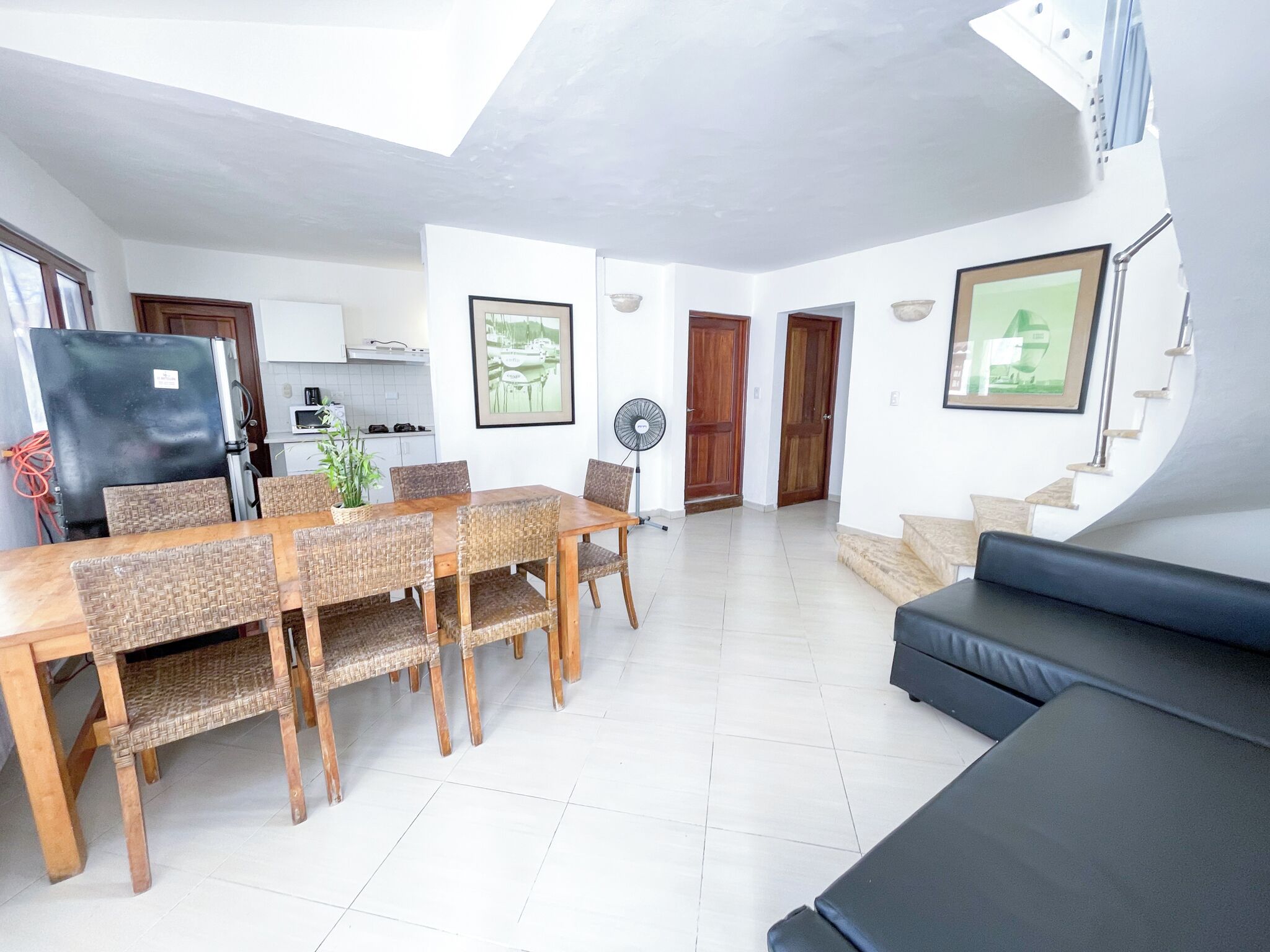 Comfort-huvila, 2 makuuhuonetta, parveke, näköala puutarhaan | Ruokailu omassa huoneessa