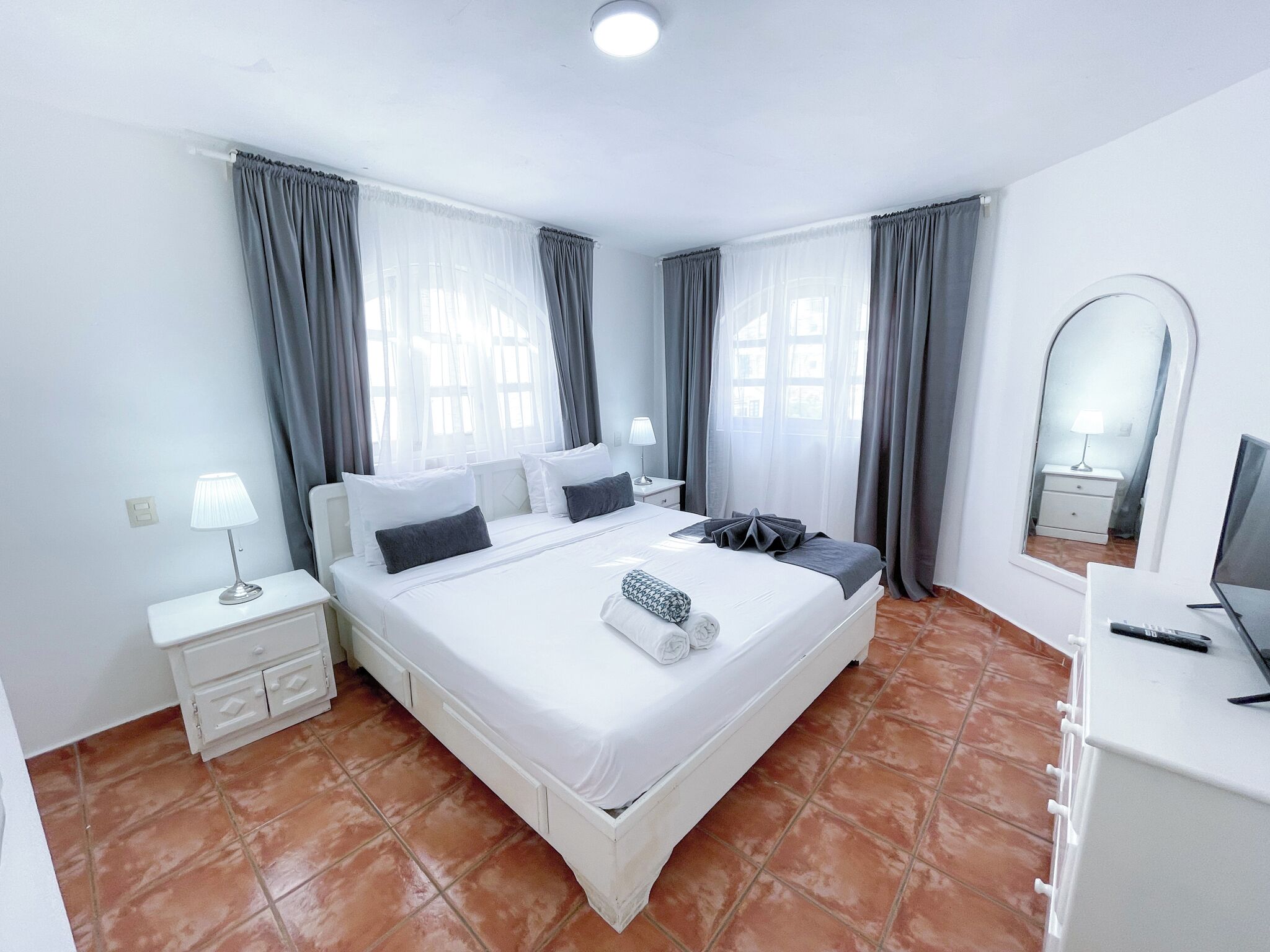 Deluxe Suite, 2 Bedrooms, Balcony, Ocean View | Egyptian cotton sheets, premium bedding, down comforters