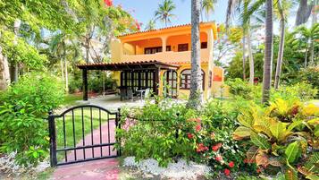 Villa Deluxe, 2 chambres, terrasse, cÎté jardin | Vue sur le jardin