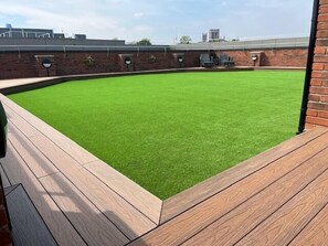 Terrace/patio - Two-Bedroom Apartment (York)