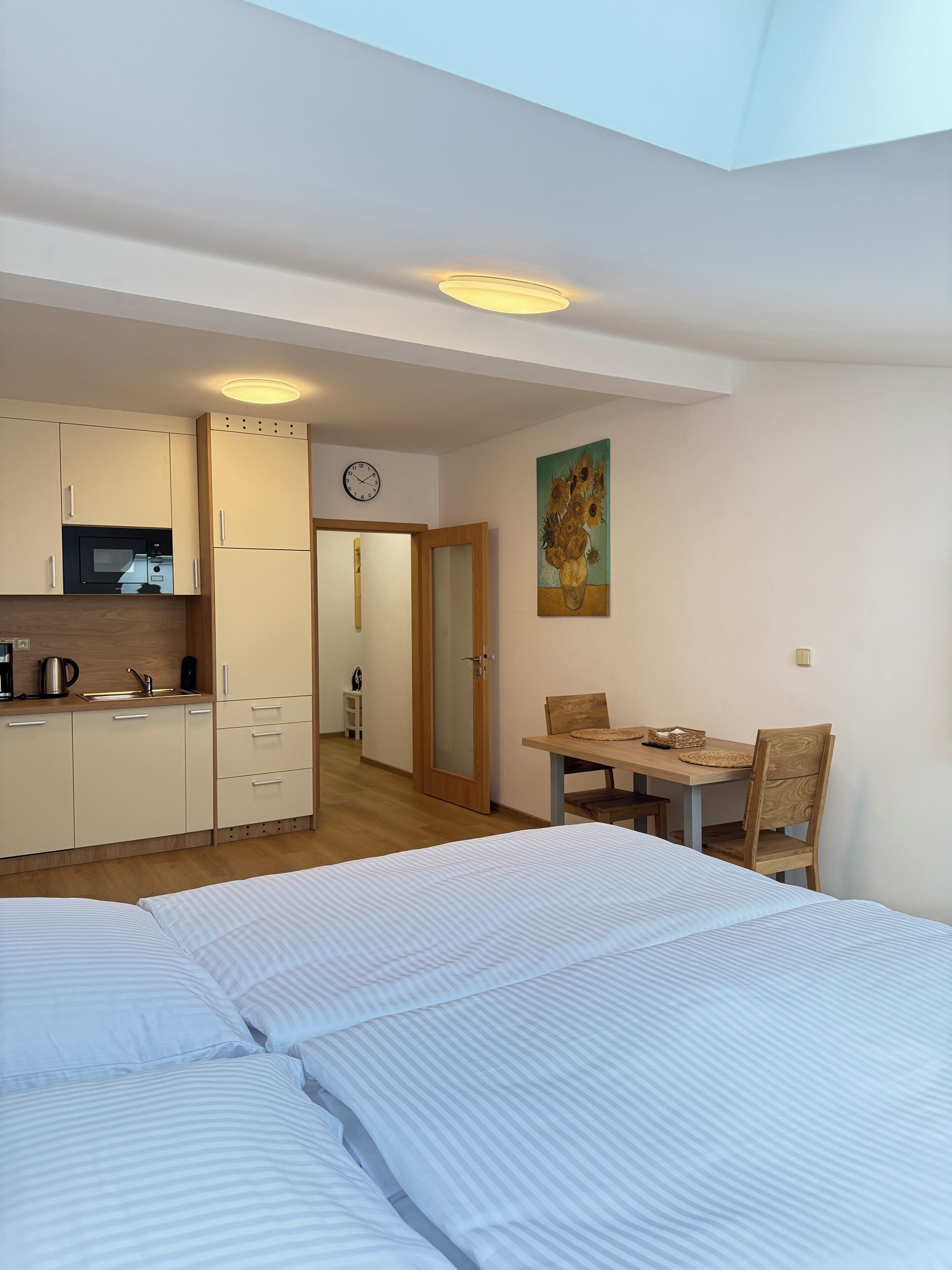 Studio | Blackout drapes, iron/ironing board, free WiFi, bed sheets