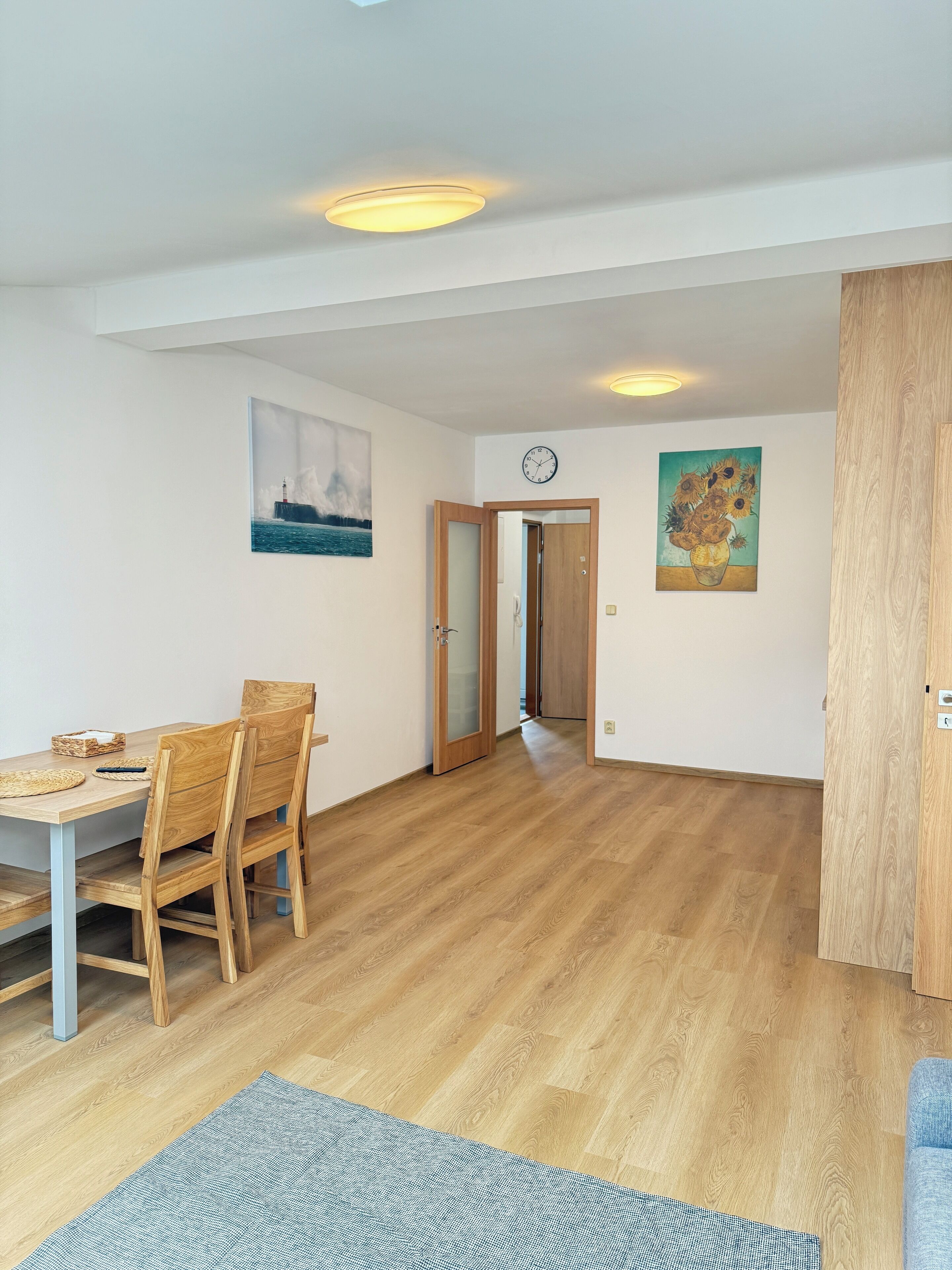 Deluxe Apartment | Blackout drapes, iron/ironing board, free WiFi, bed sheets