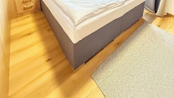 Estudio | Cortinas opacas, tabla de planchar con plancha, wifi gratis