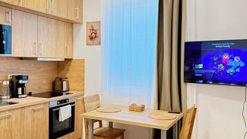 Cortinas blackout, tabla de planchar con plancha y wifi gratis